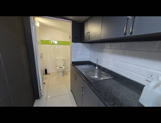 160M² BUILDING TO LET IN BALLITO DISTRICT